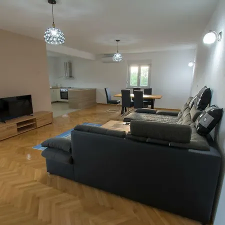 Vitina Apartment